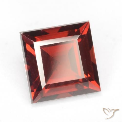 Grenat pyrope Rouge moyen naturelle Carré, 2.19 ct, VVS-VS
