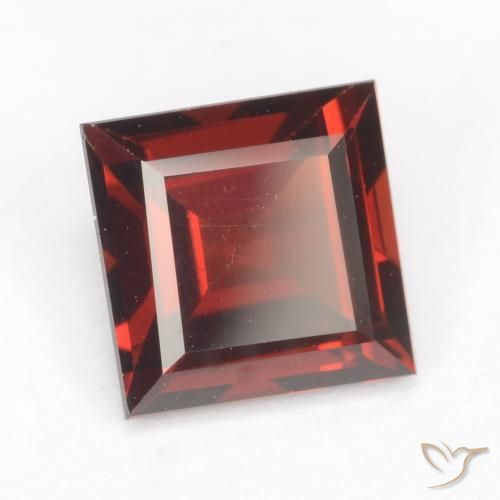 Grenat pyrope Rouge sang profond naturelle Carré, 2.06 ct, VVS-VS