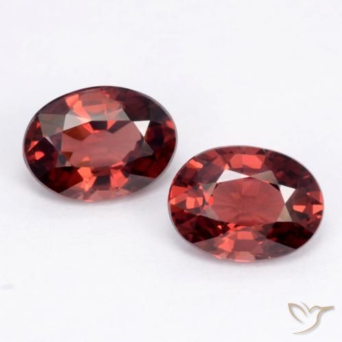 1.98ctw Naturel Rouge foncé Grenat pyrope, ovale, VVS-VS