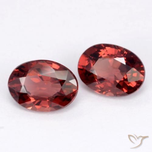 Shop natural 1.98ct Rouge foncé Grenat pyrope gems, ovale, from Mozambique at GemSelect. In stock, global shipping!