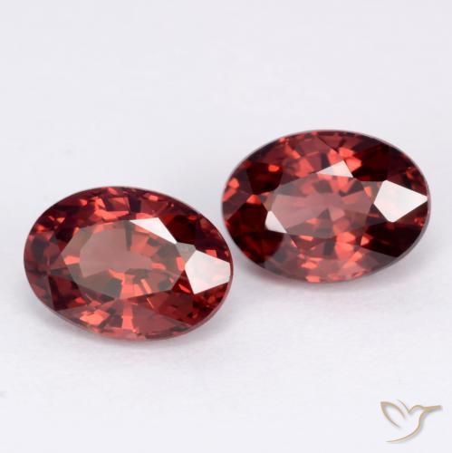 Shop natural 2.36ct Rouge foncé Grenat pyrope gems, ovale, from Mozambique at GemSelect. In stock, global shipping!