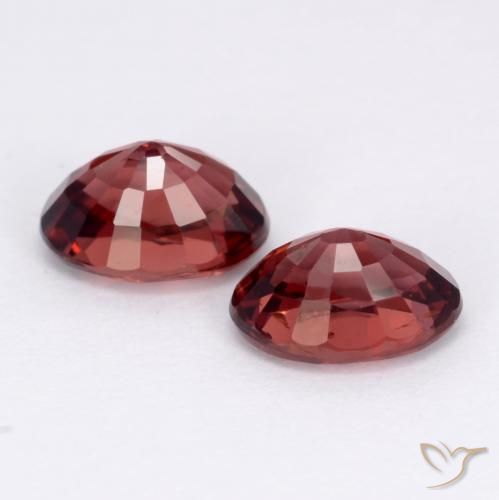 Shop natural 2.36ct Rouge foncé Grenat pyrope gems, ovale, from Mozambique at GemSelect. In stock, global shipping!