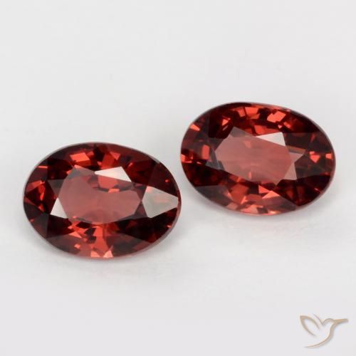 Shop natural 2.00ct Rouge écarlate profond Grenat pyrope gems, ovale, from Mozambique at GemSelect. In stock, global shipping!