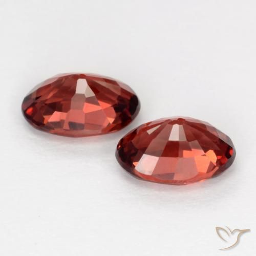 Shop natural 1.95ct Rouge foncé Grenat pyrope gems, ovale, from Mozambique at GemSelect. In stock, global shipping!