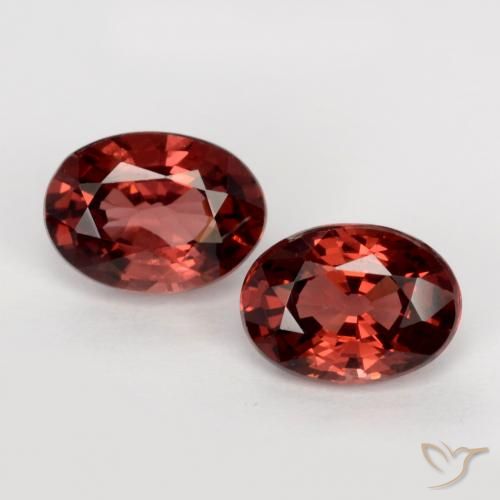 1.93ctw Naturel Rouge foncé Grenat pyrope, ovale, VVS-VS
