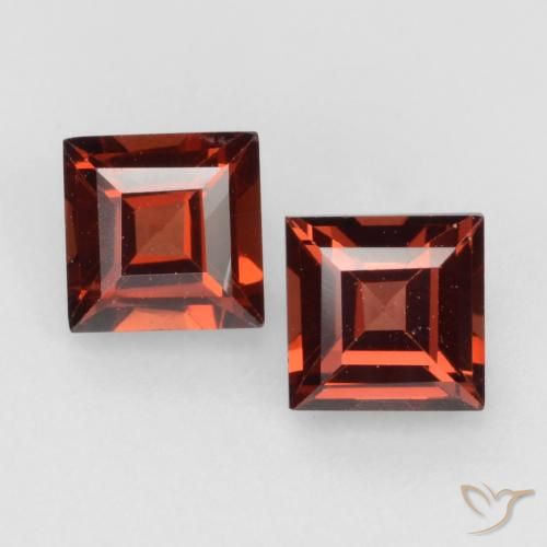 0.94ctw Naturel Rouge foncé Grenat pyrope, Carré, VVS-VS