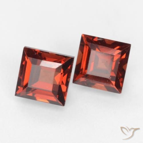 Shop natural 1.04ct Rouge moyen Grenat pyrope gems, Carré, from Mozambique at GemSelect. In stock, global shipping!