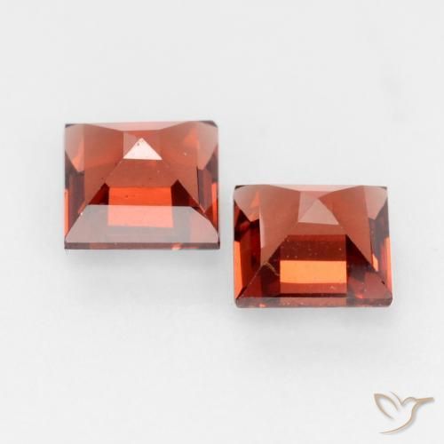 Shop natural 0.88ct Rouge foncé Grenat pyrope gems, Carré, from Mozambique at GemSelect. In stock, global shipping!