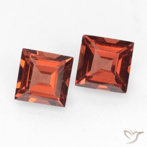 Shop natural 0.87ct Rouge foncé Grenat pyrope gems, Carré, from Mozambique at GemSelect. In stock, global shipping!