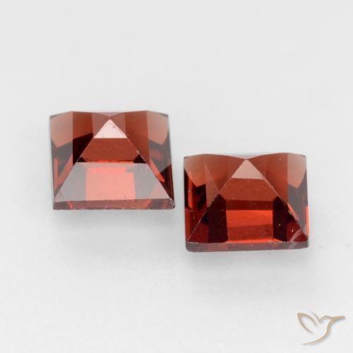 Shop natural 0.98ct Rouge moyen Grenat pyrope gems, Carré, from Mozambique at GemSelect. In stock, global shipping!