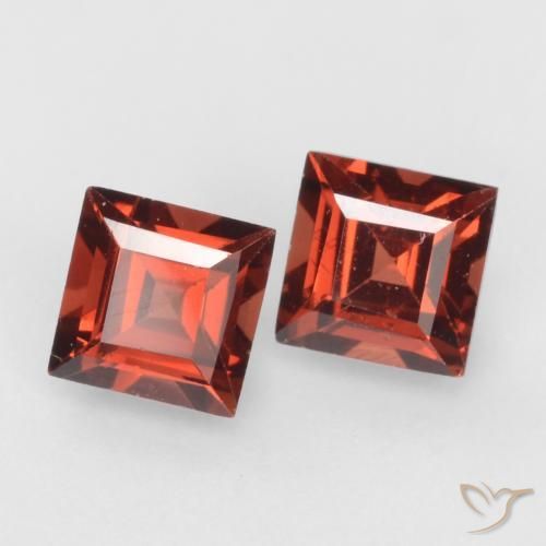 Shop natural 0.94ct Rouge moyen Grenat pyrope gems, Carré, from Mozambique at GemSelect. In stock, global shipping!