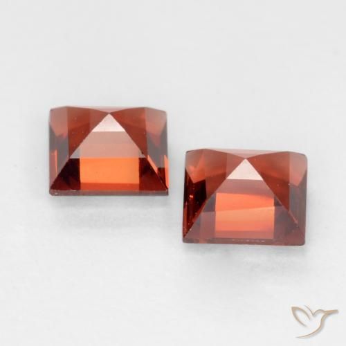Shop natural 0.88ct Rouge moyen Grenat pyrope gems, Carré, from Mozambique at GemSelect. In stock, global shipping!
