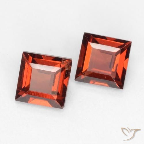 Shop natural 0.94ct Rouge foncé Grenat pyrope gems, Carré, from Mozambique at GemSelect. In stock, global shipping!