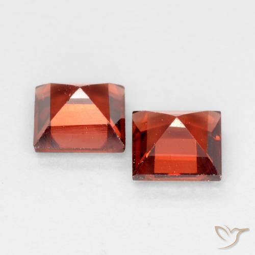 Shop natural 0.92ct Rouge écarlate Grenat pyrope gems, Carré, from Mozambique at GemSelect. In stock, global shipping!