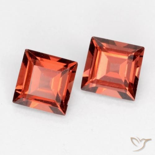 Shop natural 0.88ct Rouge écarlate Grenat pyrope gems, Carré, from Mozambique at GemSelect. In stock, global shipping!