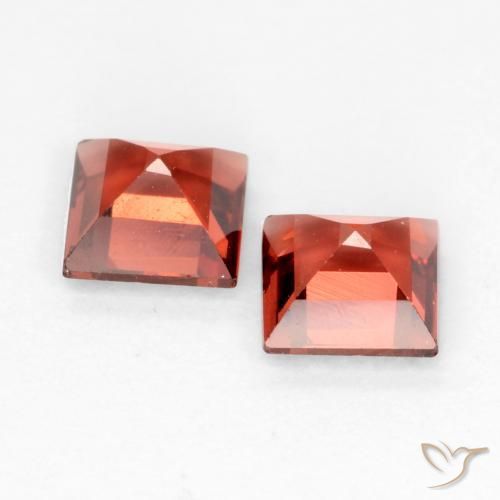 Shop natural 0.88ct Rouge écarlate Grenat pyrope gems, Carré, from Mozambique at GemSelect. In stock, global shipping!