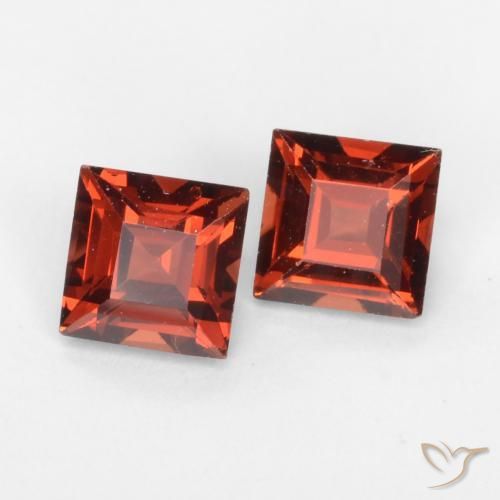 Shop natural 0.91ct Rouge foncé Grenat pyrope gems, Carré, from Mozambique at GemSelect. In stock, global shipping!