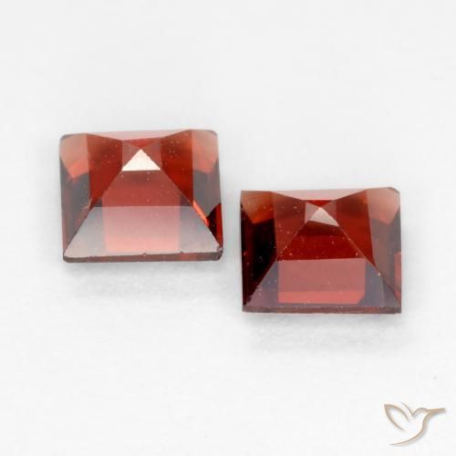 Shop natural 0.94ct Rouge groseille Grenat pyrope gems, Carré, from Mozambique at GemSelect. In stock, global shipping!
