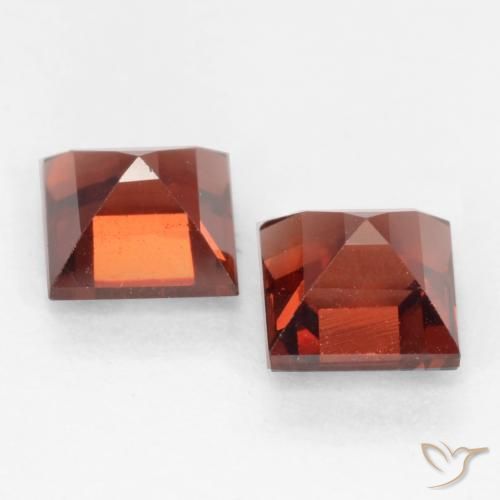 Shop natural 1.02ct Rouge Sangria Grenat pyrope gems, Carré, from Mozambique at GemSelect. In stock, global shipping!