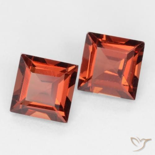 Shop natural 0.86ct Rouge moyen Grenat pyrope gems, Carré, from Mozambique at GemSelect. In stock, global shipping!