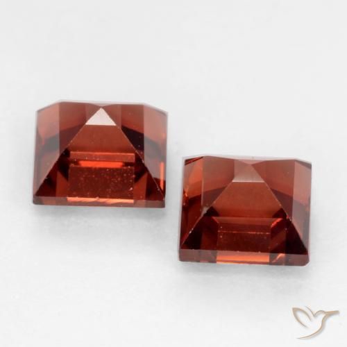 Shop natural 0.86ct Rouge moyen Grenat pyrope gems, Carré, from Mozambique at GemSelect. In stock, global shipping!