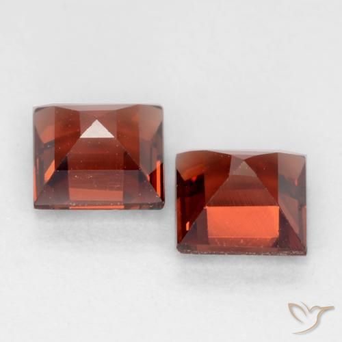Shop natural 0.84ct Rouge moyen Grenat pyrope gems, Carré, from Mozambique at GemSelect. In stock, global shipping!