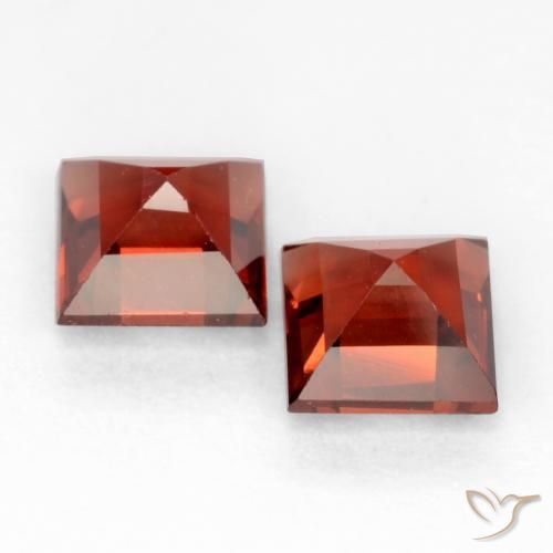 Shop natural 0.99ct Rouge Sangria Grenat pyrope gems, Carré, from Mozambique at GemSelect. In stock, global shipping!