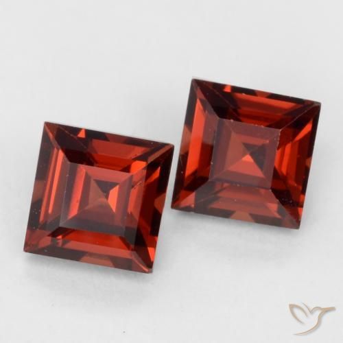 Shop natural 1.04ct Rouge foncé Grenat pyrope gems, Carré, from Mozambique at GemSelect. In stock, global shipping!