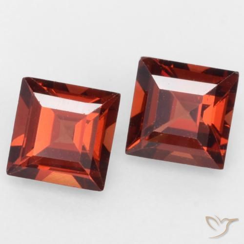 Shop natural 0.93ct Rouge moyen Grenat pyrope gems, Carré, from Mozambique at GemSelect. In stock, global shipping!