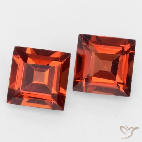Shop natural 0.85ct Rouge vif Grenat pyrope gems, Carré, from Mozambique at GemSelect. In stock, global shipping!