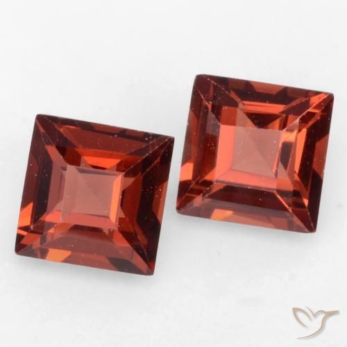 Shop natural 0.89ct Rouge Sangria Grenat pyrope gems, Carré, from Mozambique at GemSelect. In stock, global shipping!
