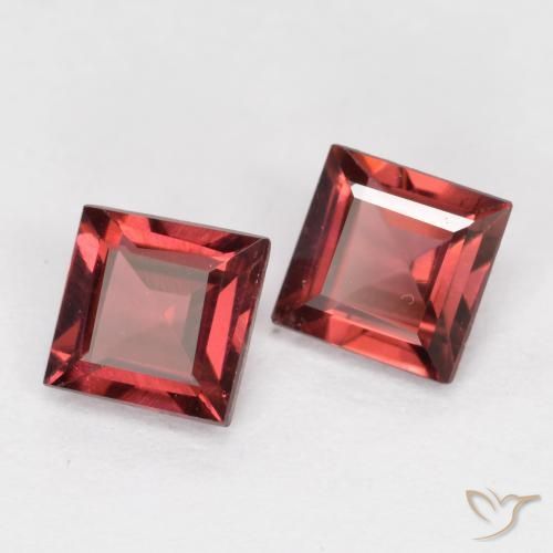Shop natural 0.99ct Rouge Rosâtre Grenat pyrope gems, Carré, from Mozambique at GemSelect. In stock, global shipping!