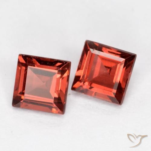 Shop natural 1.09ct Rouge moyen Grenat pyrope gems, Carré, from Mozambique at GemSelect. In stock, global shipping!