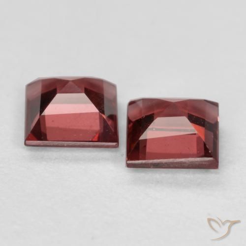 Shop natural 0.91ct Rouge foncé Grenat pyrope gems, Carré, from Mozambique at GemSelect. In stock, global shipping!