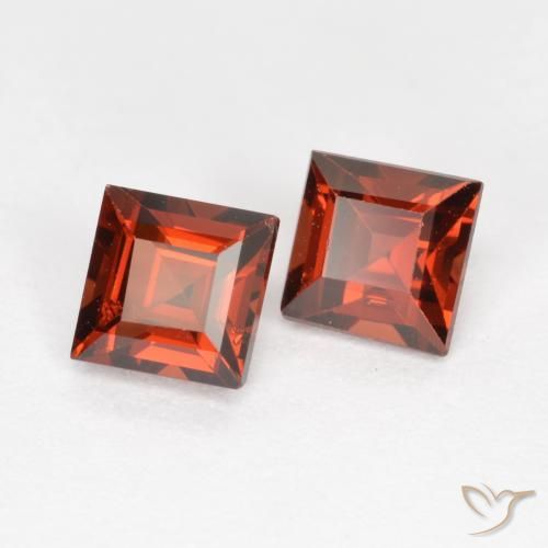 Shop natural 1.09ct Rouge moyen Grenat pyrope gems, Carré, from Mozambique at GemSelect. In stock, global shipping!