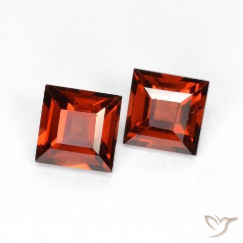 Shop natural 0.94ct Rouge groseille Grenat pyrope gems, Carré, from Mozambique at GemSelect. In stock, global shipping!