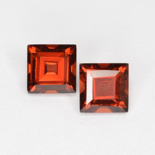 Achetez naturel 0,92ct rouge grenat pyrope gems, carré, en provenance mozambique chez gemselect. en stock, livraison internationale!