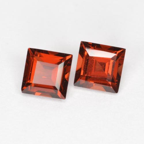 Achetez naturel 0,92ct rouge grenat pyrope gems, carré, en provenance mozambique chez gemselect. en stock, livraison internationale!