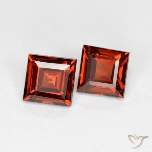 Shop natural 0.91ct Rouge groseille Grenat pyrope gems, Carré, from Mozambique at GemSelect. In stock, global shipping!
