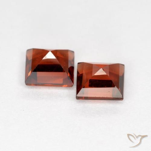 Shop natural 0.91ct Rouge groseille Grenat pyrope gems, Carré, from Mozambique at GemSelect. In stock, global shipping!