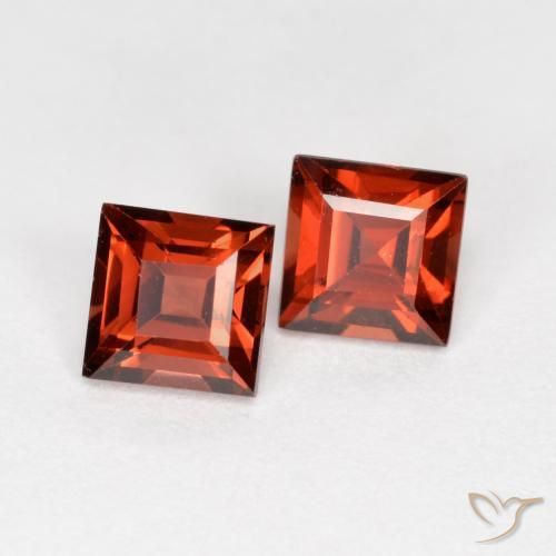 Shop natural 0.97ct Rouge groseille Grenat pyrope gems, Carré, from Mozambique at GemSelect. In stock, global shipping!