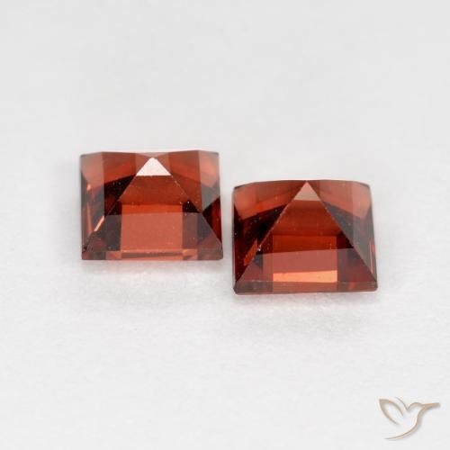 Shop natural 0.97ct Rouge groseille Grenat pyrope gems, Carré, from Mozambique at GemSelect. In stock, global shipping!