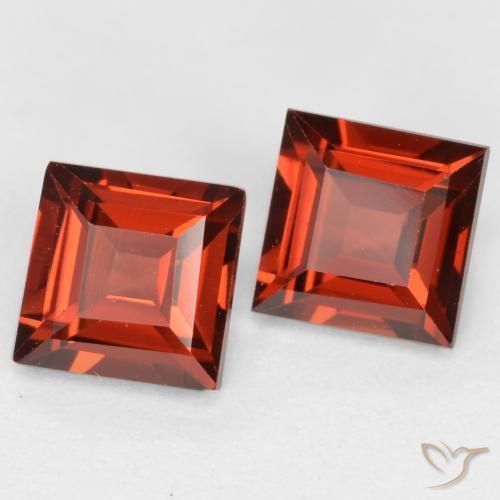 Shop natural 0.93ct Rouge Sangria Grenat pyrope gems, Carré, from Mozambique at GemSelect. In stock, global shipping!
