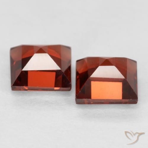 Shop natural 0.93ct Rouge Sangria Grenat pyrope gems, Carré, from Mozambique at GemSelect. In stock, global shipping!