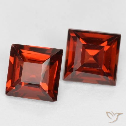 Shop natural 0.89ct Rouge Sangria Grenat pyrope gems, Carré, from Mozambique at GemSelect. In stock, global shipping!