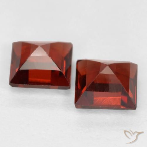 Shop natural 0.89ct Rouge Sangria Grenat pyrope gems, Carré, from Mozambique at GemSelect. In stock, global shipping!