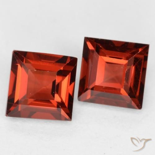 Shop natural 0.95ct Rouge écarlate Grenat pyrope gems, Carré, from Mozambique at GemSelect. In stock, global shipping!