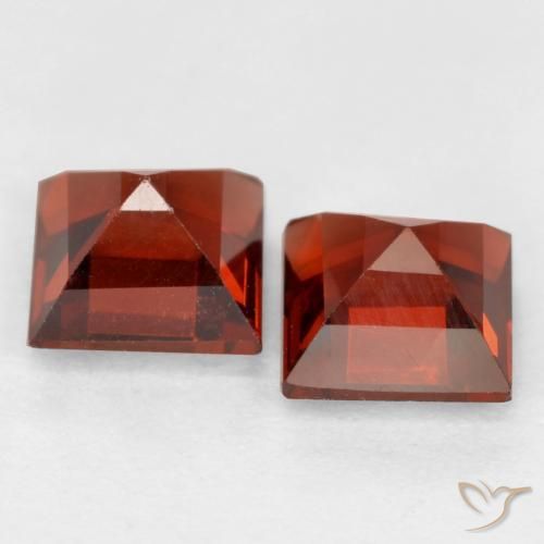 Shop natural 0.98ct Rouge Sangria Grenat pyrope gems, Carré, from Mozambique at GemSelect. In stock, global shipping!