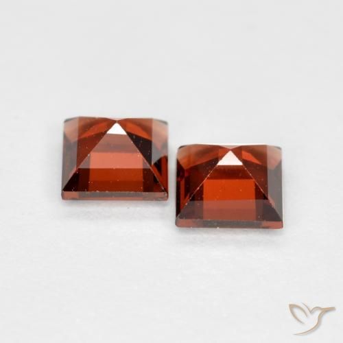Shop natural 0.88ct Rouge groseille Grenat pyrope gems, Carré, from Mozambique at GemSelect. In stock, global shipping!