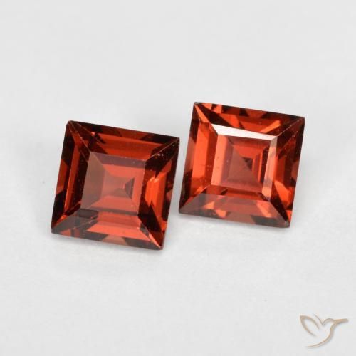 0.99ctw Naturel Rouge moyen Grenat pyrope, Carré, VS